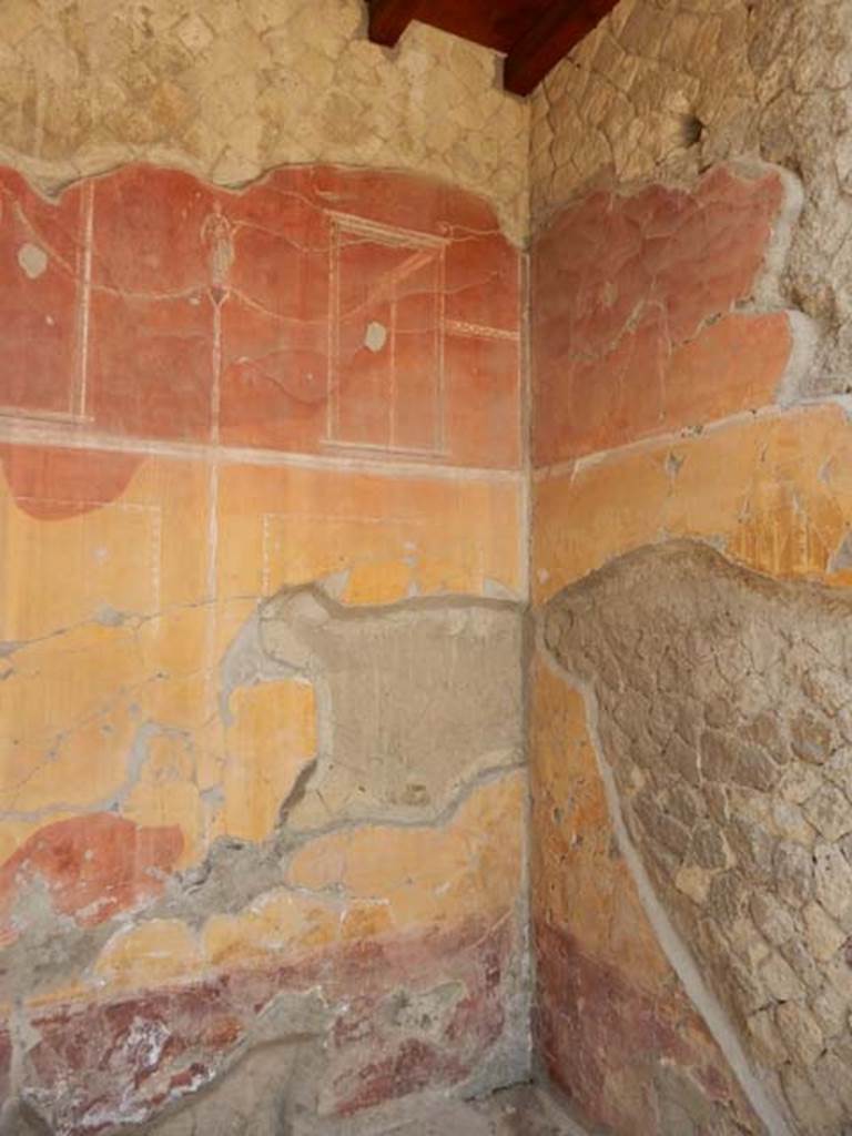 Ins. Orientalis I, 2, Herculaneum, May 2018. Ala on south side of atrium, south-west corner.
Photo courtesy of Buzz Ferebee.